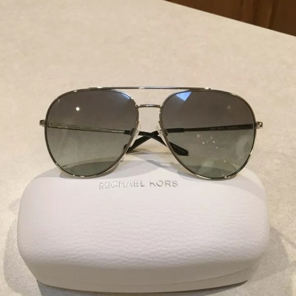 Michael Kors Avatars sunglasses - Picture 1 of 4